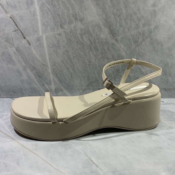 NWT Zara cream strappy 2 1/4 platform sandal size 39 - Picture 2 of 9